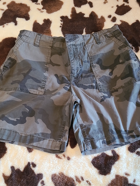 Sanctuary Pants - Sanctuary Camo Cargo Shorts in Olive Gray
